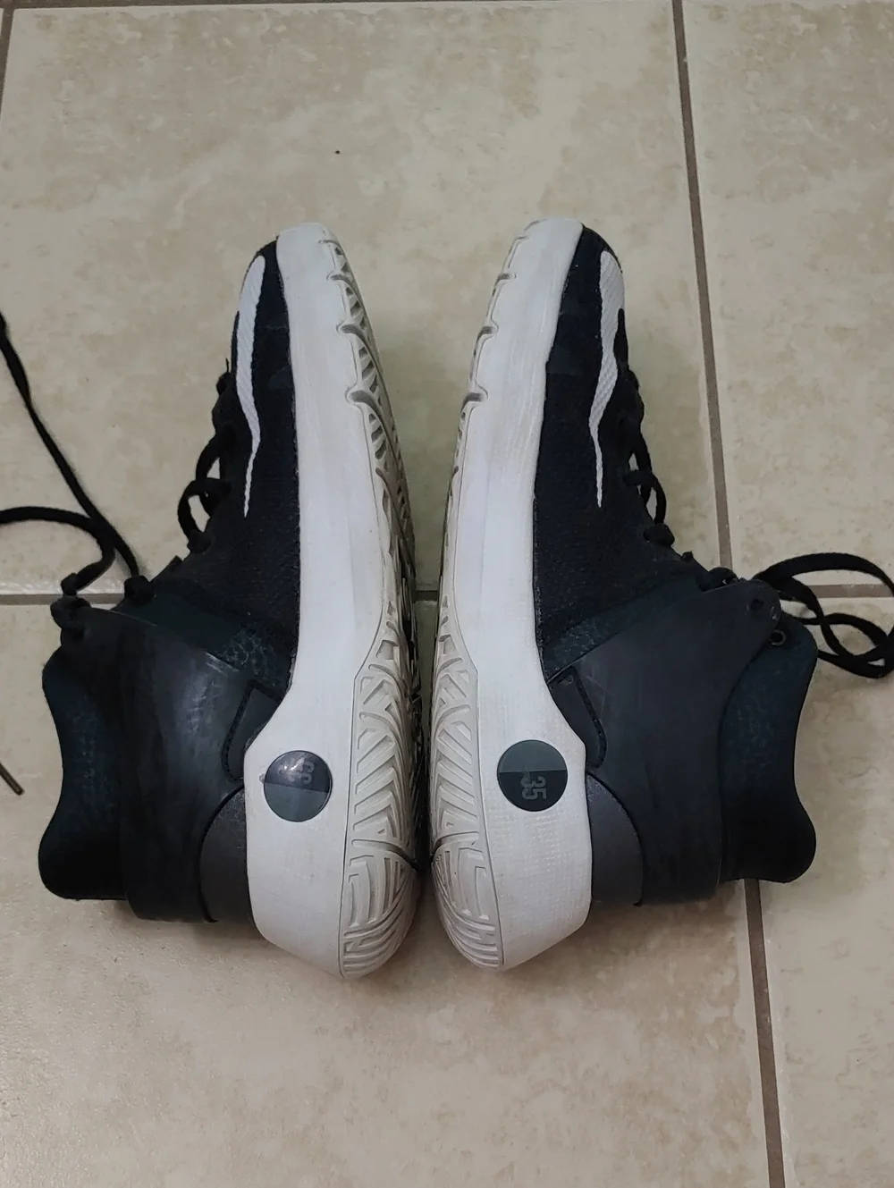Nike KD Trey 5 Basketball Shoes Black And White Hi Top Sneakers Youth Size 6